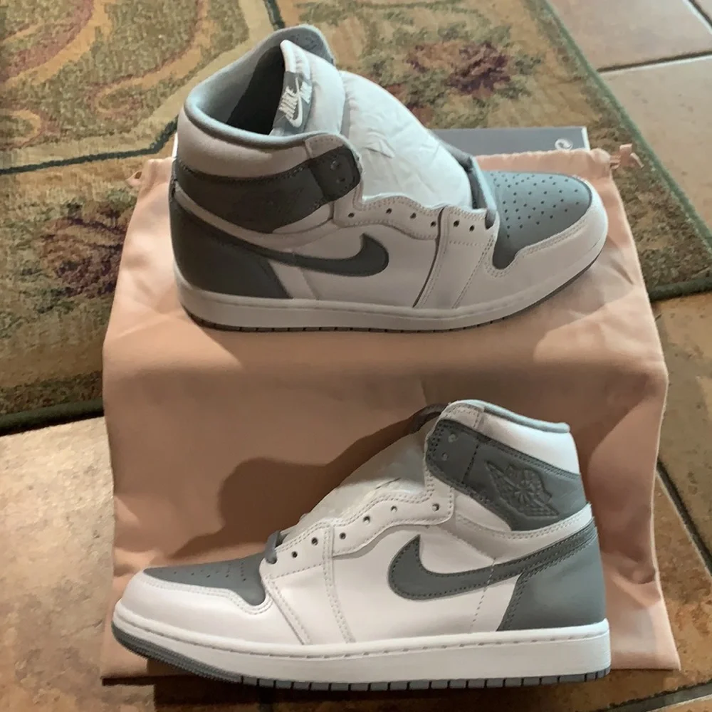 Jordan 1 Retro High OG Stealth (Premium Leather)